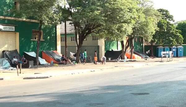 Indígenas siguen frente al Indi en reclamo de tierras; denuncian falta de atención - Nacionales - ABC Color