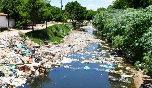 El Mades notificó a la Municipalidad de Asunción por contaminación de arroyo