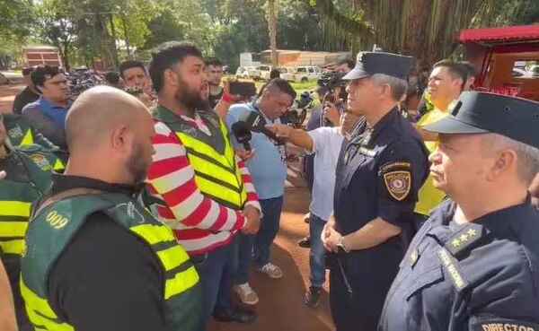 Conductores de moto Bolt encaran al Comandante de la Policía durante visita a CDE