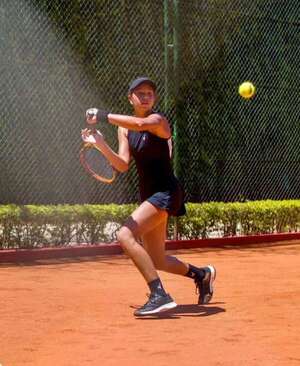 Tenis: Zoe Doldán a la final en Brasil - Polideportivo - ABC Color