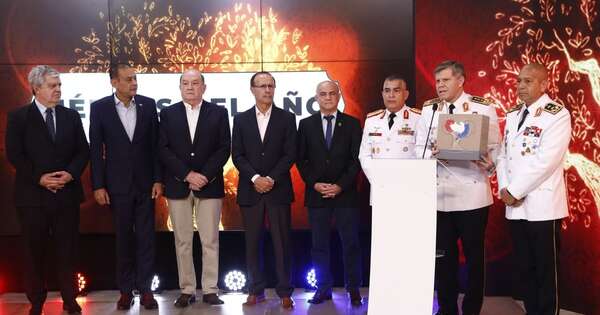 La Nación / Gestores del operativo Veneratio fueron premiados Héroes del Año
