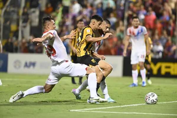 Torneo Apertura: Rebeldía aurinegra - Fútbol - ABC Color