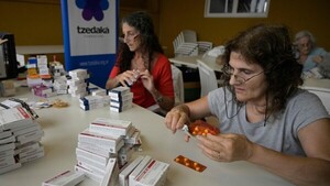 ¿Comida o remedios? En la Argentina de Milei, los medicamentos son un lujo