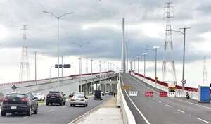 ¿Las torres de alta tensión de la ANDE son peligrosas para el nuevo puente? - Economía - ABC Color
