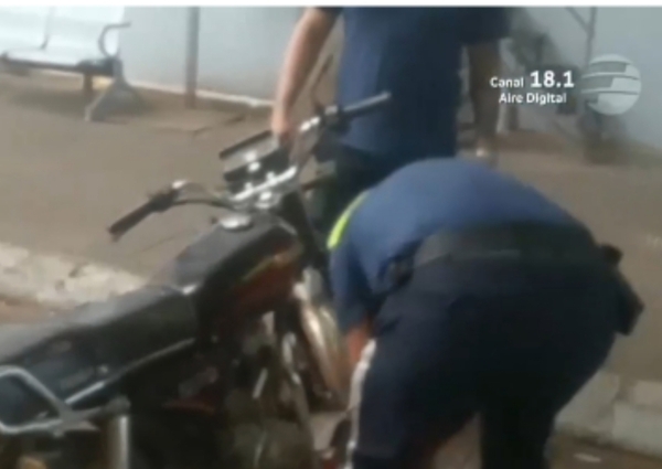 Delivery quemó su moto porque PMT le pusieron cepo: “No me arrepiento”