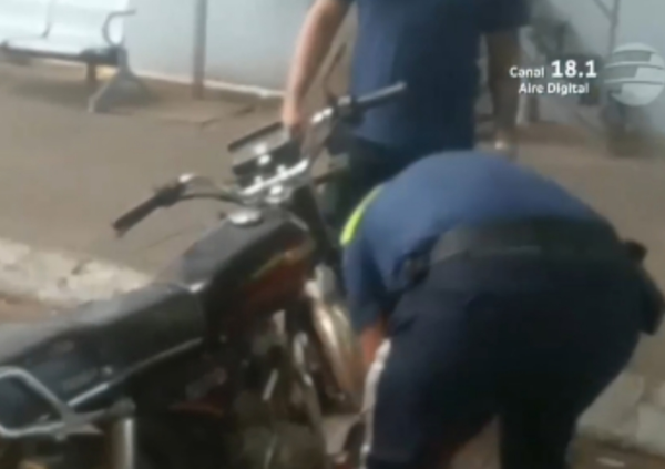 Delivery quemó su moto porque PMT le pusieron cepo: “No me arrepiento”