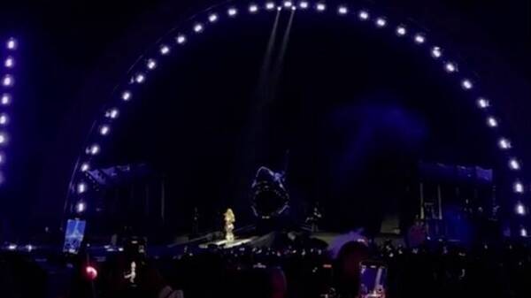 [VIDEO] ¡A oscuras! Explotaron dos generadores en concierto de La Bichota