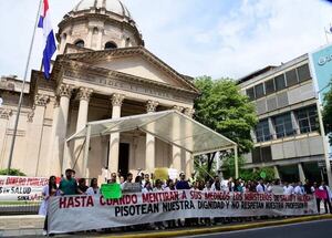 Médicos piden que Ministerio de Salud revea urgentemente situación de “salarios miserables” - Nacionales - ABC Color