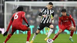 Contundente triunfo del Newcastle de Miguel Almirón