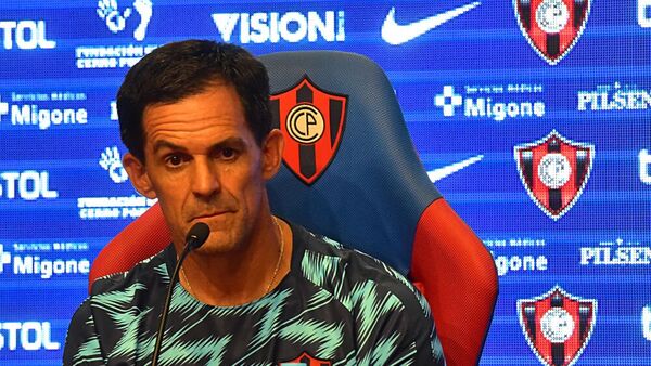 Un entrenador argentino sería sucesor de Victor Bernay - La Tribuna