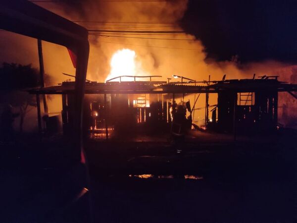 PJC: Gomería ardió totalmente en llamas