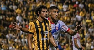 Versus / La agresión de Adrián Alcaraz que le valió la expulsión ante Cerro Porteño