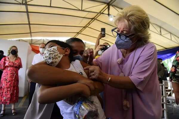 Recuerde que la vacuna contra el coronavirus ahora es anual y lo protege contra las formas graves de la enfermedad - Nacionales - ABC Color