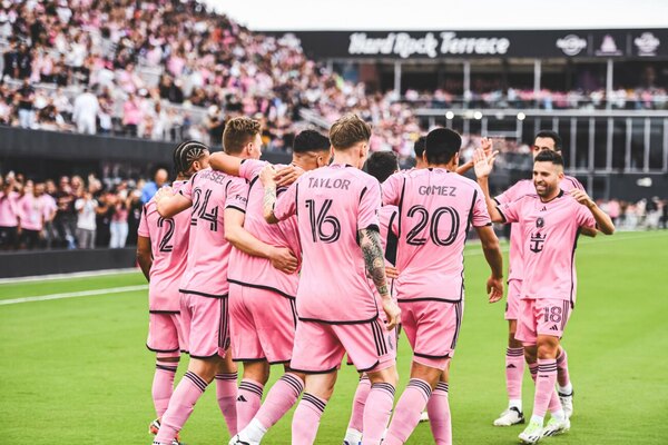 Versus / Con Gómez como titular, Inter Miami destrozó a Orlando City en el derbi de Florida