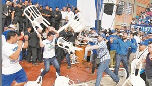 En caldeada convención, los liberales decidirán si expulsan a aliados de HC