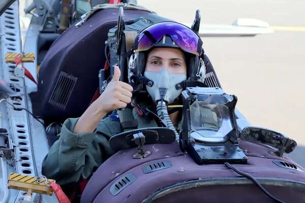 Top gun girl: piloto de combate - ABC Revista - ABC Color