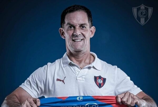 ¿Es una joda? No, es Cerro Porteño: Victor Bernay tendrá una oportunidad más, ndaje
