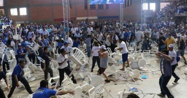 Diario HOY | Sillas van, sillas vienen: una histórica tradición en convenciones del PLRA