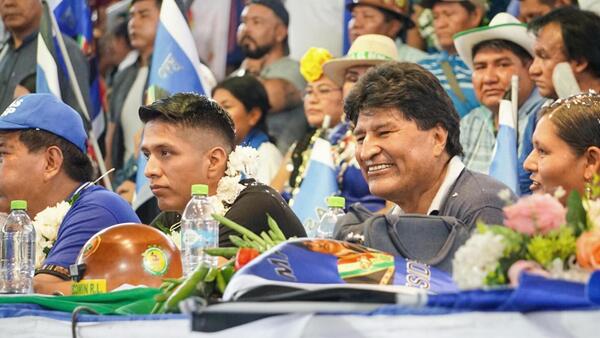 Ratifican a Evo Morales como el "único candidato" del MAS para elecciones en Bolivia