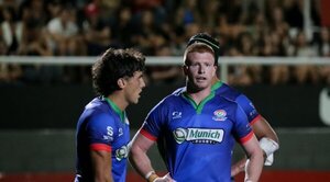Yacaré cae de pie ante Dogos