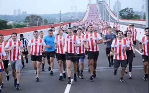 El Presi encabezó la correcaminata de inauguración del puente Héroes del Chaco