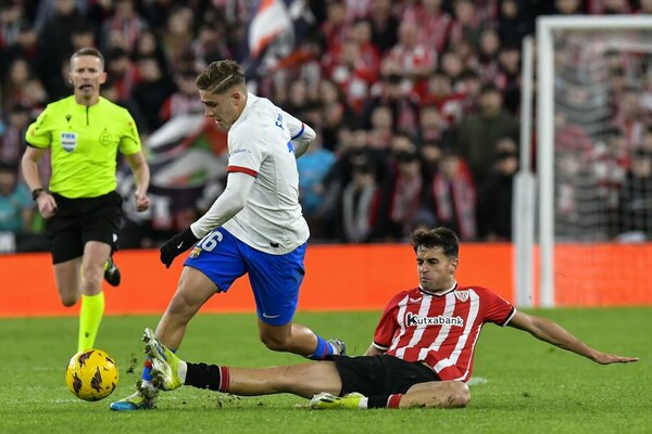 Versus / Napoli derrota a Juventus y acerca al Inter al "Scudetto"