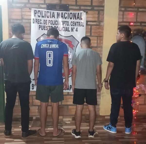 Detienen a cuatro personas presuntamente vinculadas a un asalto de estación de servicios - Policiales - ABC Color