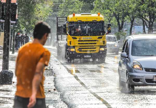 Se pronostica una jornada calurosa con lluvias y tormentas eléctricas - .::Agencia IP::.