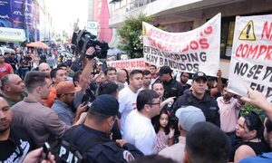 “Bandido”: En el microcentro le llaman “por su nombre” a Prieto durante manifestación