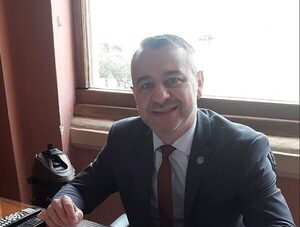 Disidencia colorada cede al oficialismo la mesa directiva en Diputados · Radio Monumental 1080 AM