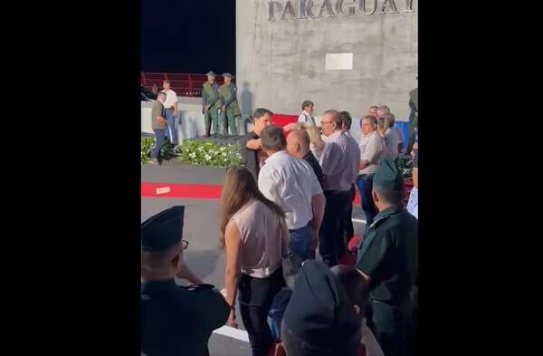 Concejal escracha a “Bachi” y Erico Galeano en inauguración de puente Héroes del Chaco - Nacionales - ABC Color