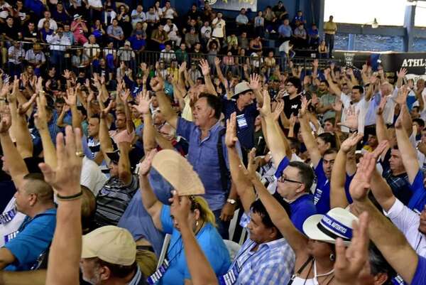Expulsión de liberocartistas es legal y constitucional, según apoderado del PLRA - Nacionales - ABC Color