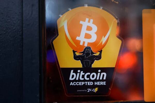 El bitcóin supera los 65.000 dólares y en el año se revaloriza casi un 50 % - Mundo - ABC Color