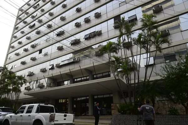 IPS: denuncian a empresa de seguridad por apropiación de aportes de trabajadores - Nacionales - ABC Color