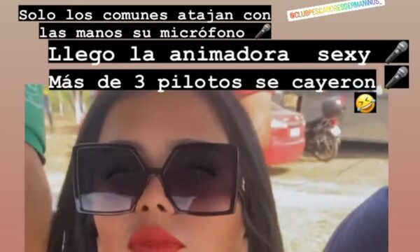 (VIDEO)Cuerona entrevistó a pilotos de velocross con el micrófono entre los pechos