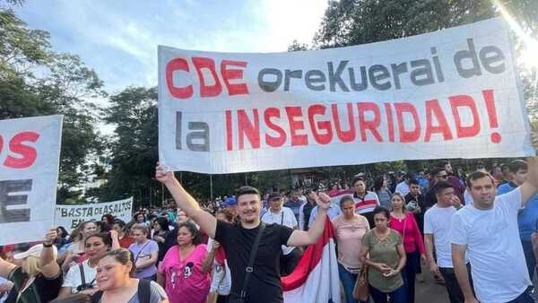 Miles de personas marchan contra la ola de inseguridad en Ciudad del Este