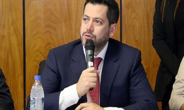 Aceptan rekutu de Latorre para presidir Diputados