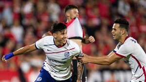 Festival de goles paraguayos en juego entre Newell's y San Lorenzo