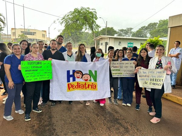 Médicos exigen pago justo por pasantías rurales