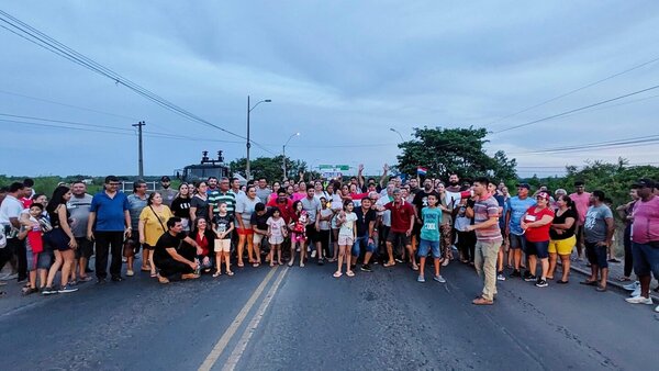 Pobladores molestos por suba del peaje en Puente Remanso: “Es un robo pagar G. 20.000 por día”