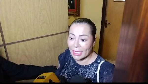 Senadora excluida por convención liberal asegura que no obedece órdenes del cartismo