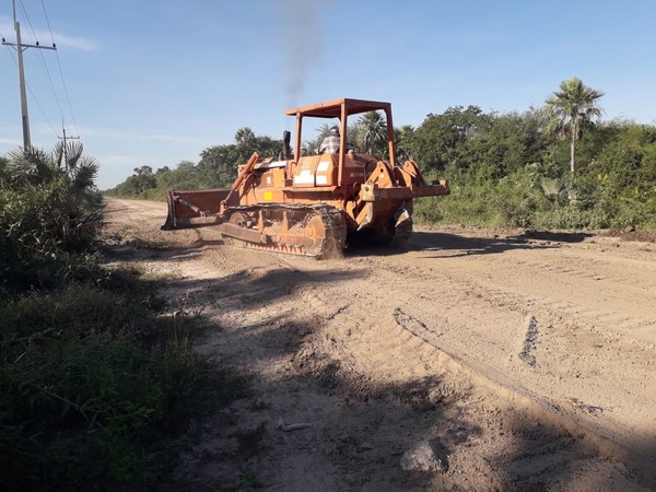 Continúan tareas para la transitabilidad de caminos en el Alto Paraguay - .::Agencia IP::.