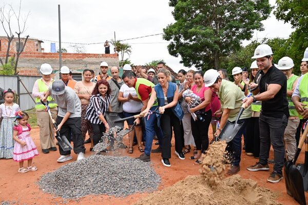 Inicia construcción de 56 viviendas para familias de Chacarita Alta - Unicanal