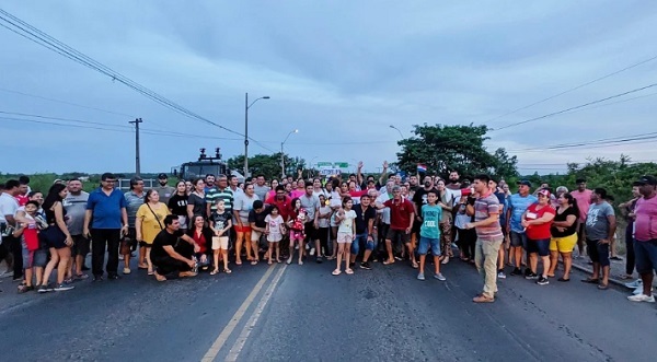 Protestas estallan por aumento en peaje de Puente Remanso