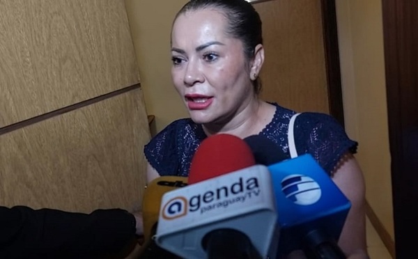 Senadora expulsada afirma que seguirá siendo liberal al igual sus colegas sancionados