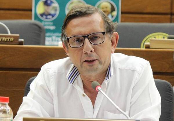 Denuncia de pedido de coima: Revelan chats que comprometen al presidente del SENAVE - Megacadena - Diario Digital