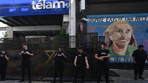 Gobierno argentino suspende agencia de noticias Télam y valla sus sedes