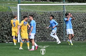 Versus / El paraguayo Diego González anota en la victoria de Lazio