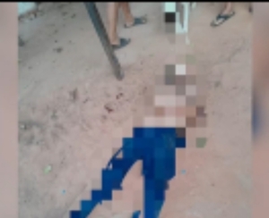 Hombre mató a su padre con un machetillo porque no le dio plata para seguir chupando”
