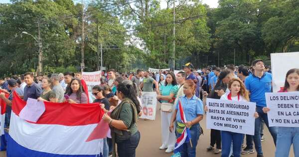 La Nación / Con fuerte repudio a jueces, ciudadanía de CDE se movilizó por la seguridad